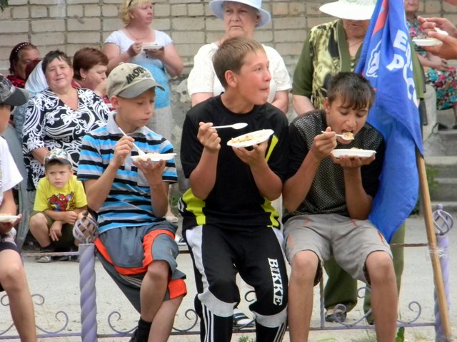 Праздник двора 2012 в Первомайском на ул. Больничной