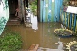 Дома и огороды коркинцев затоплены